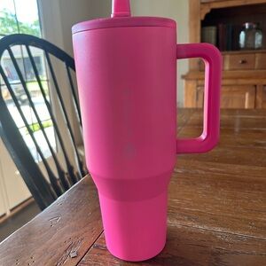 Hydrojug traveler tumbler 40 ounce neon pink used twice